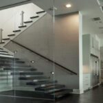 表面安装通用顶部 2 英寸方形玻璃栏杆柱