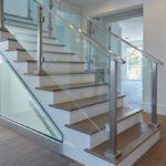 表面安装通用顶部 2 英寸方形玻璃栏杆柱